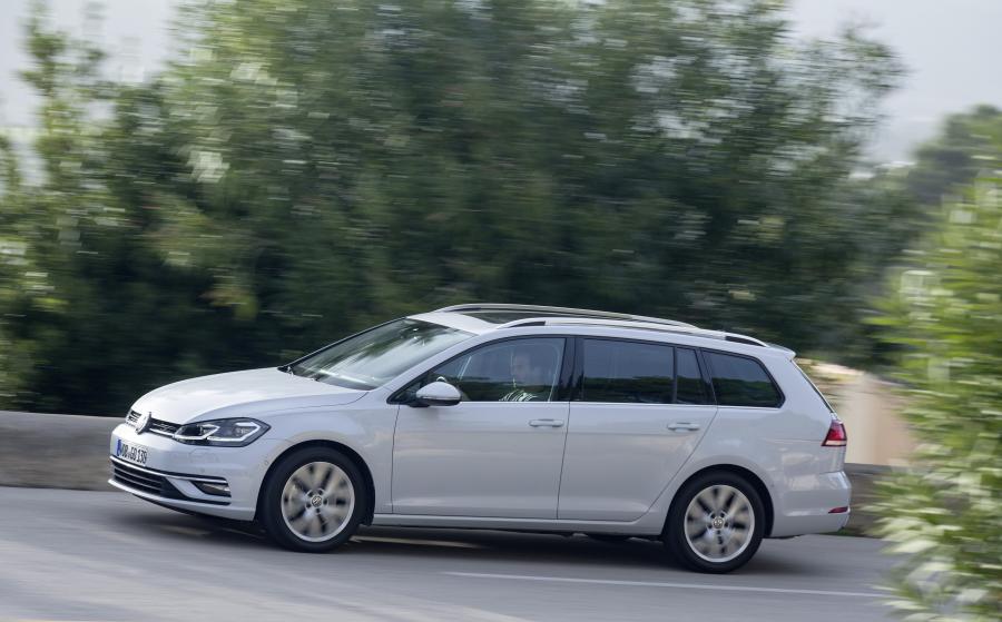  Volkswagen Golf TSI Variant 2017 года  (WW) (фото 3 из 31)